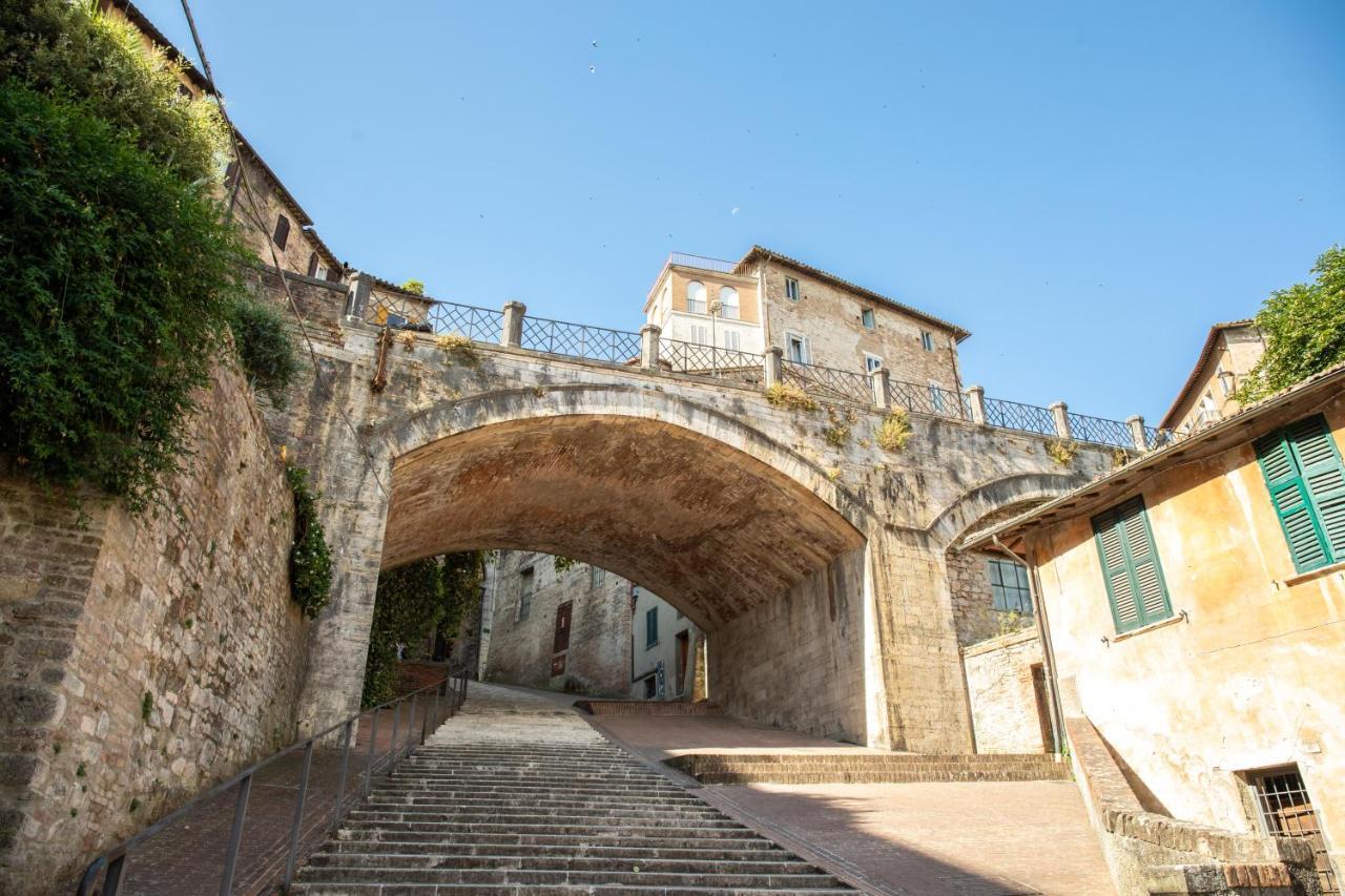 La Conca Apartment: A View On The Roman Aqueduct Перуджа Екстериор снимка